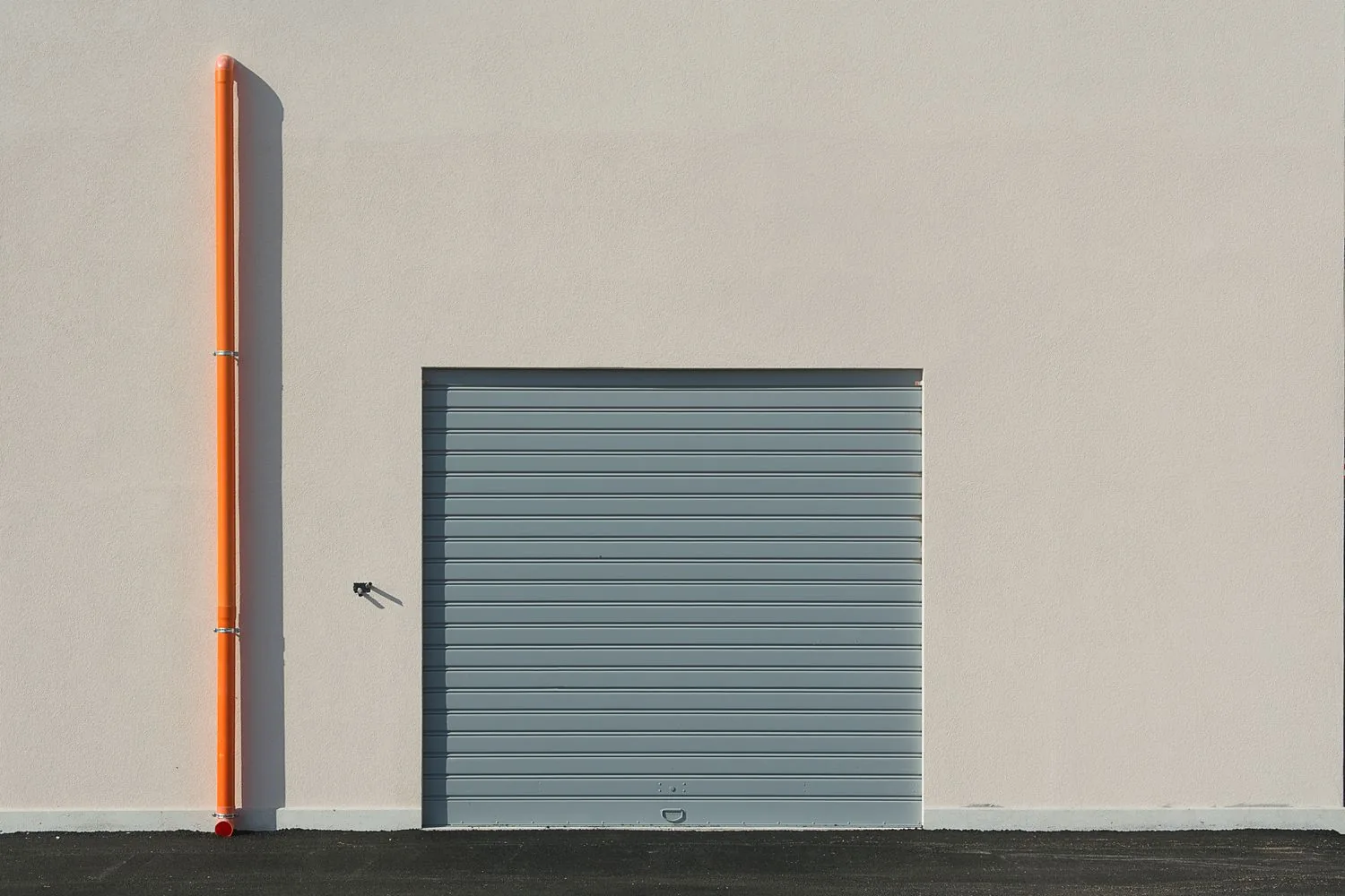 Commercial roll-up door at a Kansas City business